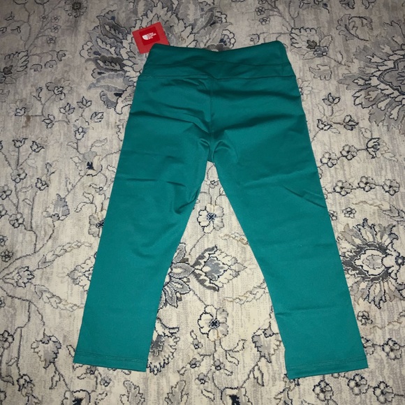 NEW The North Face Hatha Capri Leggings - Picture 3 of 6